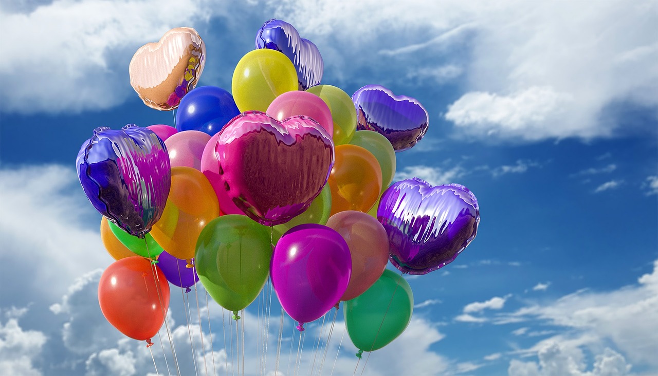 https://pixabay.com/photos/balloons-heart-sky-decoration-1786430/